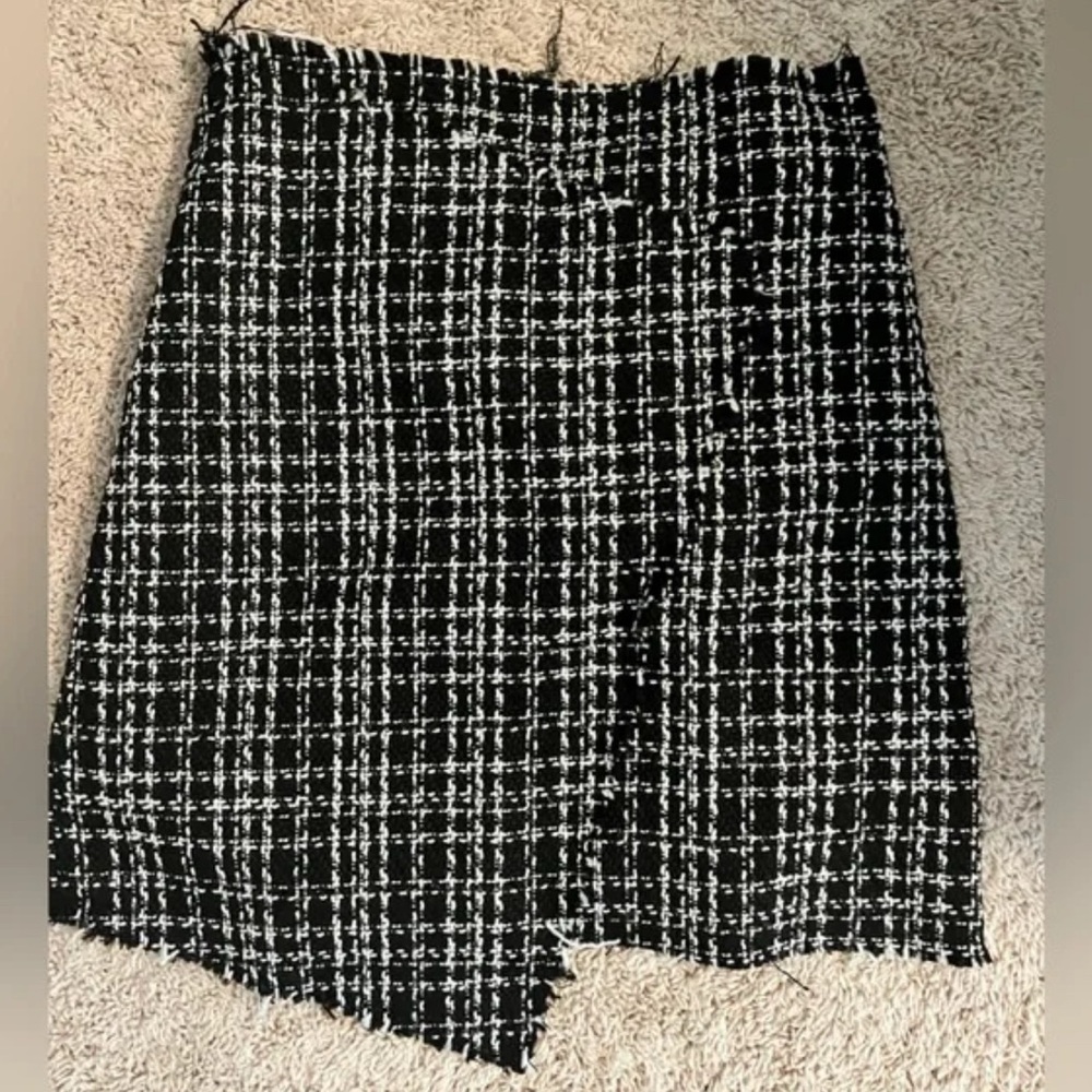 NWT By Egreis tweed black skirt sz L